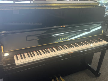 Yamaha U1 (like New)