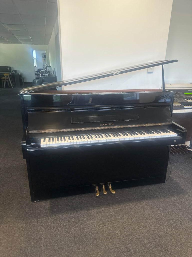 Samick Continental console