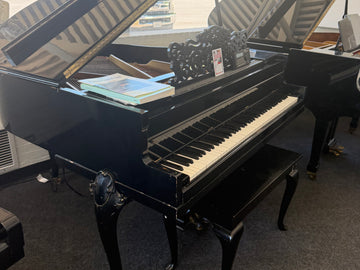 Player/Baby grand. piece of furniture