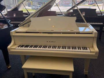 Kawai KG-2E Baby grand Piano in off Wise