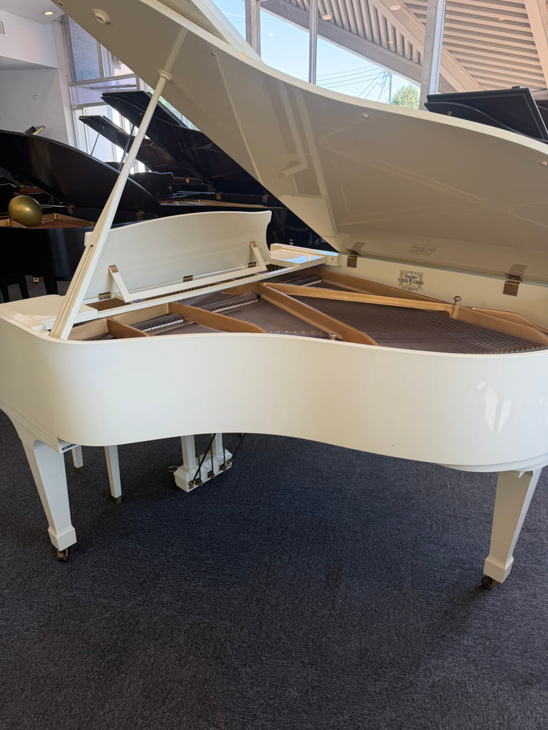 Kawai KG-2E Baby grand Piano in off Wise