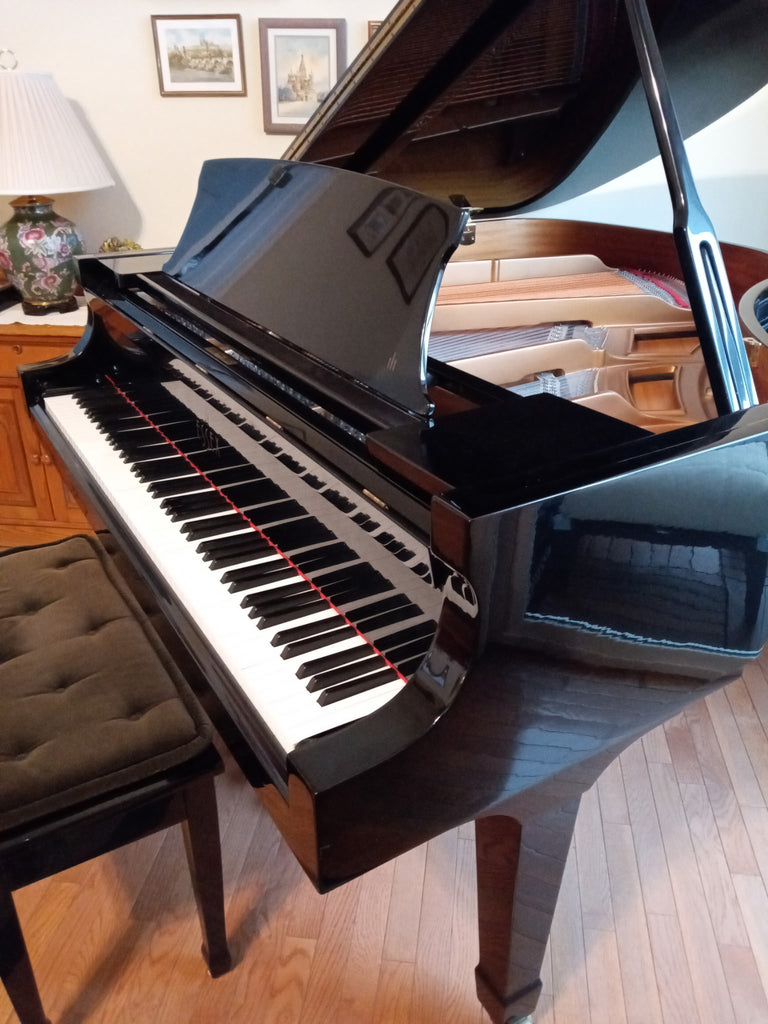 Essex Baby grand piano ￼