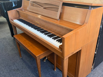 Yamaha console piano