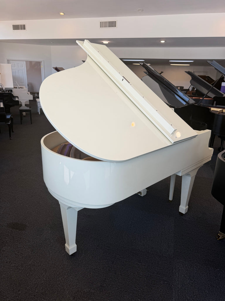 Kawai KG-2E Baby grand Piano in off Wise