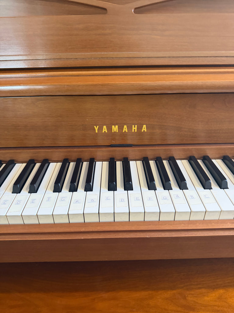 Yamaha console piano