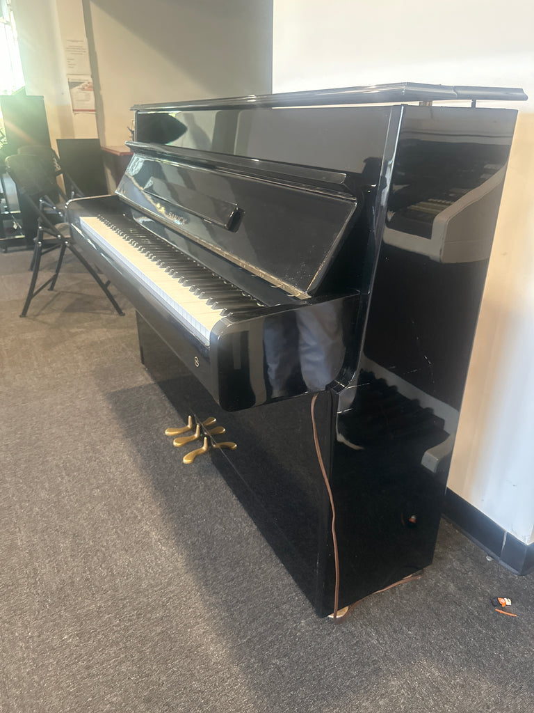 Samick Continental console
