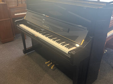 Yamaha U1 (like New)