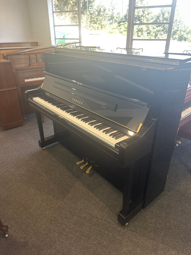 Yamaha U1 (like New)