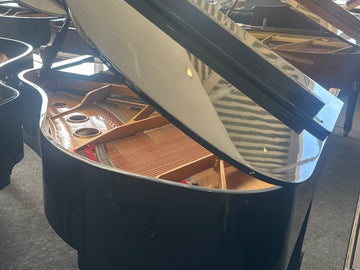 Kohler & Campbell 5’ baby grand