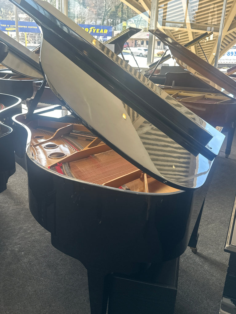 Kohler & Campbell 5’ baby grand