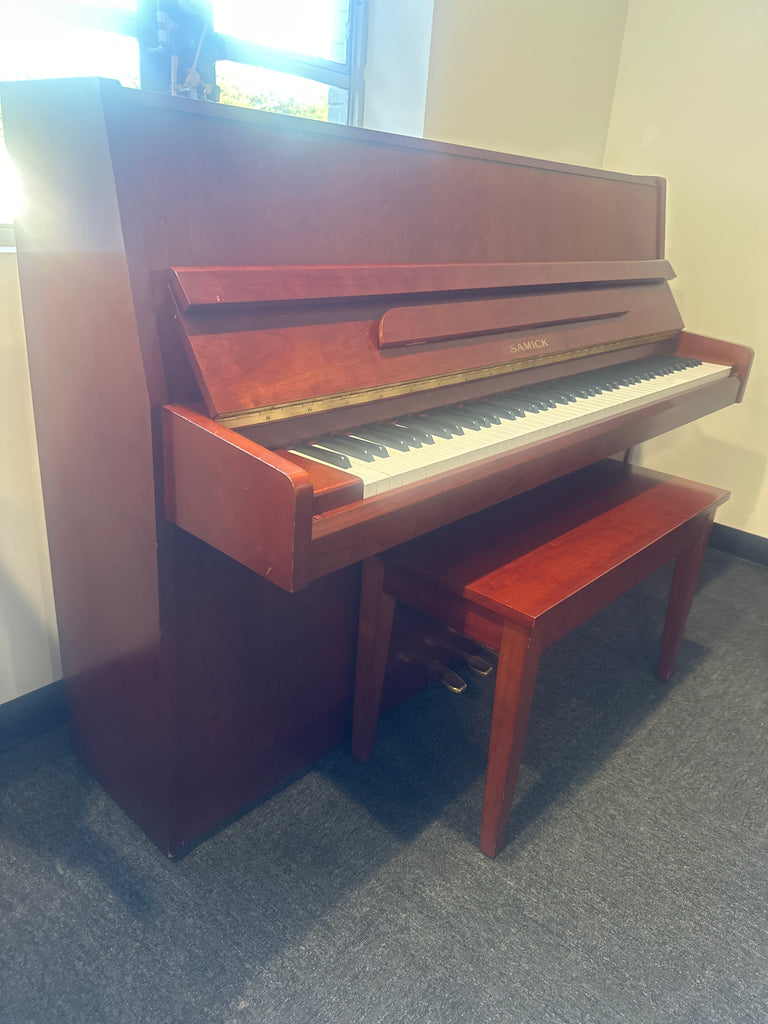 Samick ￼Continental console