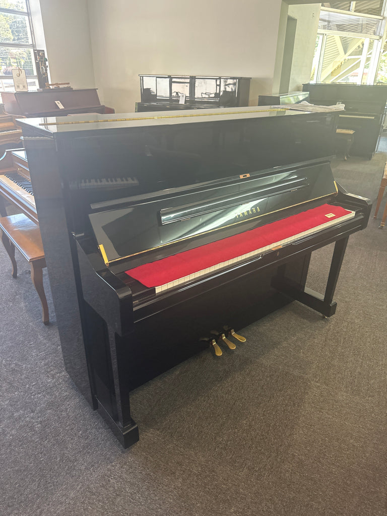 Yamaha U1 (like New)