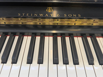 Steinway & Sons 1098 studio ￼
