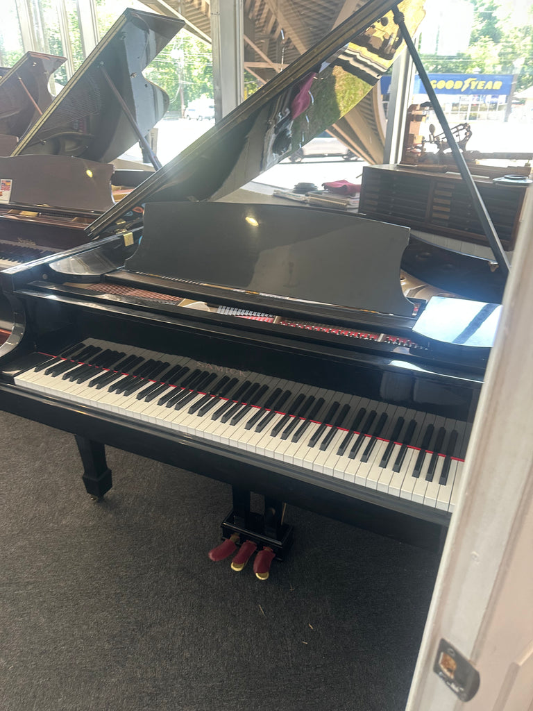 Samick baby grand piano