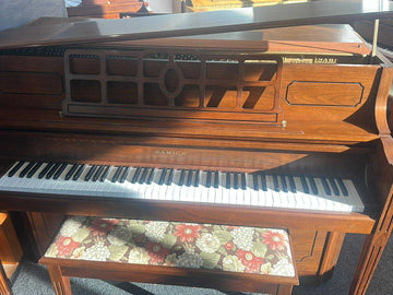 Samick Deluxe Console w/grand style lid